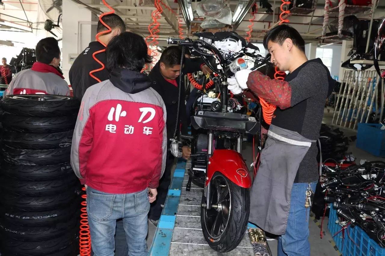 專業(yè)生產(chǎn)PVC護套、銅排、鋁排、新能源電池銅/鋁軟連接-人禾電子